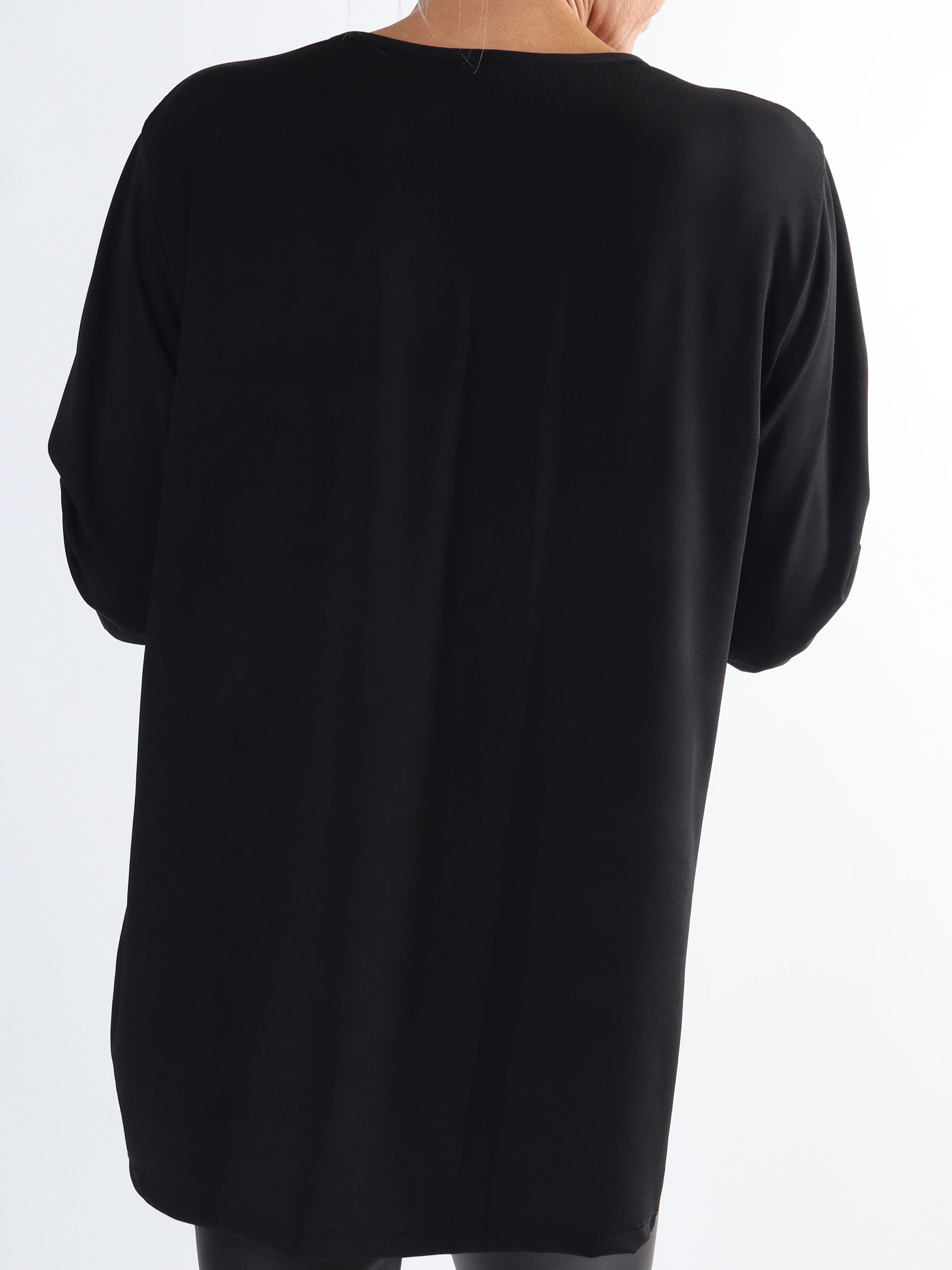 Larna - Sort plus size tunika med v-udskæring